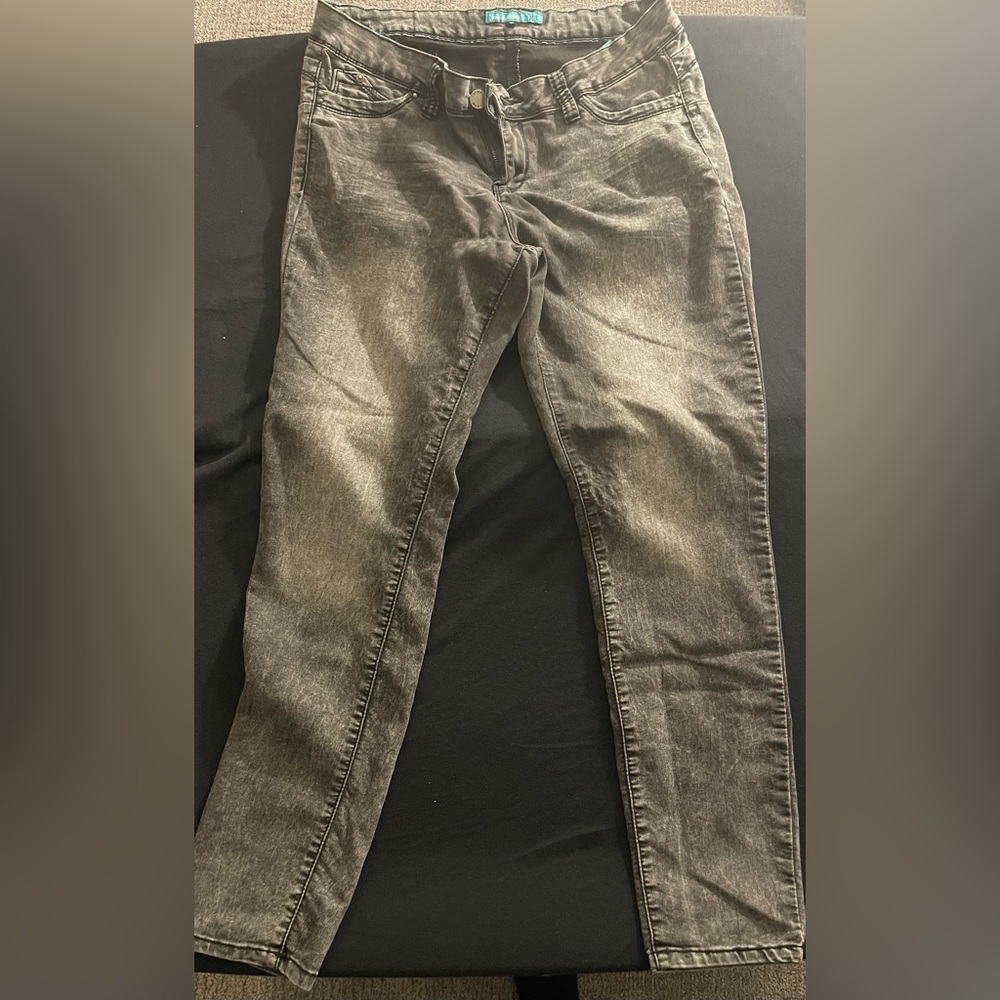 Black/Grey Ankle Jeans